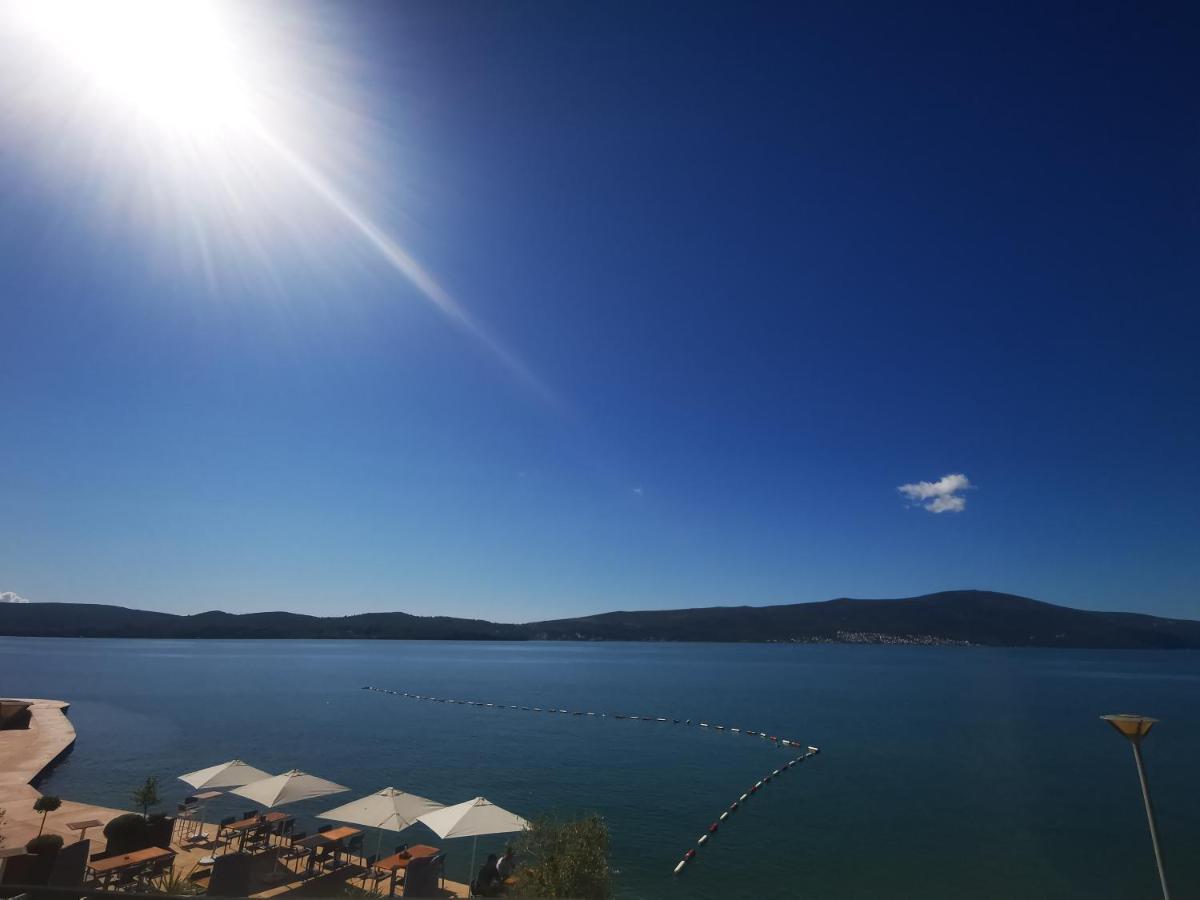 Seafront Apartments Тиват Экстерьер фото